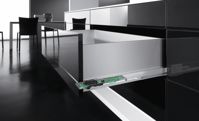 uno-studio-createur-cuisine-sur-mesure-architecturale-bordeaux-mécanismes-blum